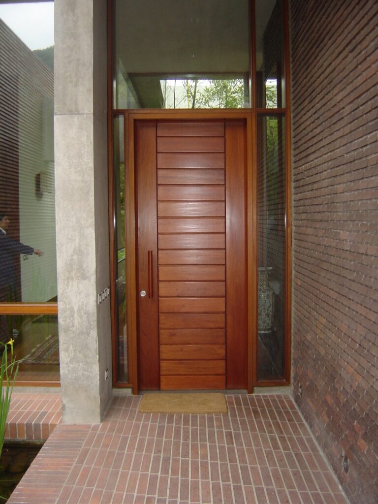 acceso exterior debourguiñon